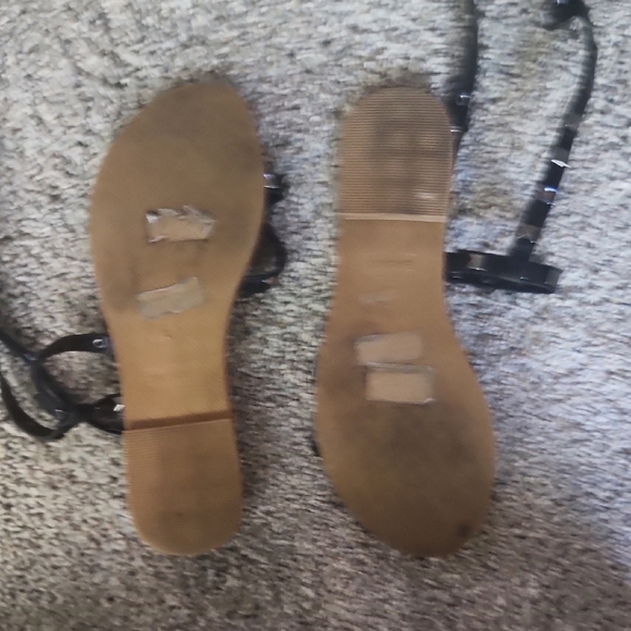 BAMBOO Black and Brown T-Strap Sandals with Studs - Picture 3 of 6